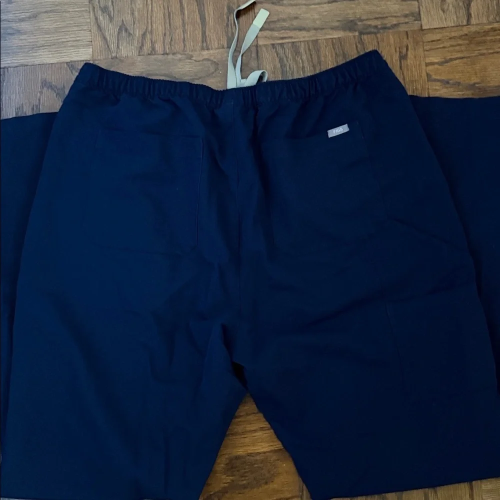 Figs navy scrub  Pants size: XXL